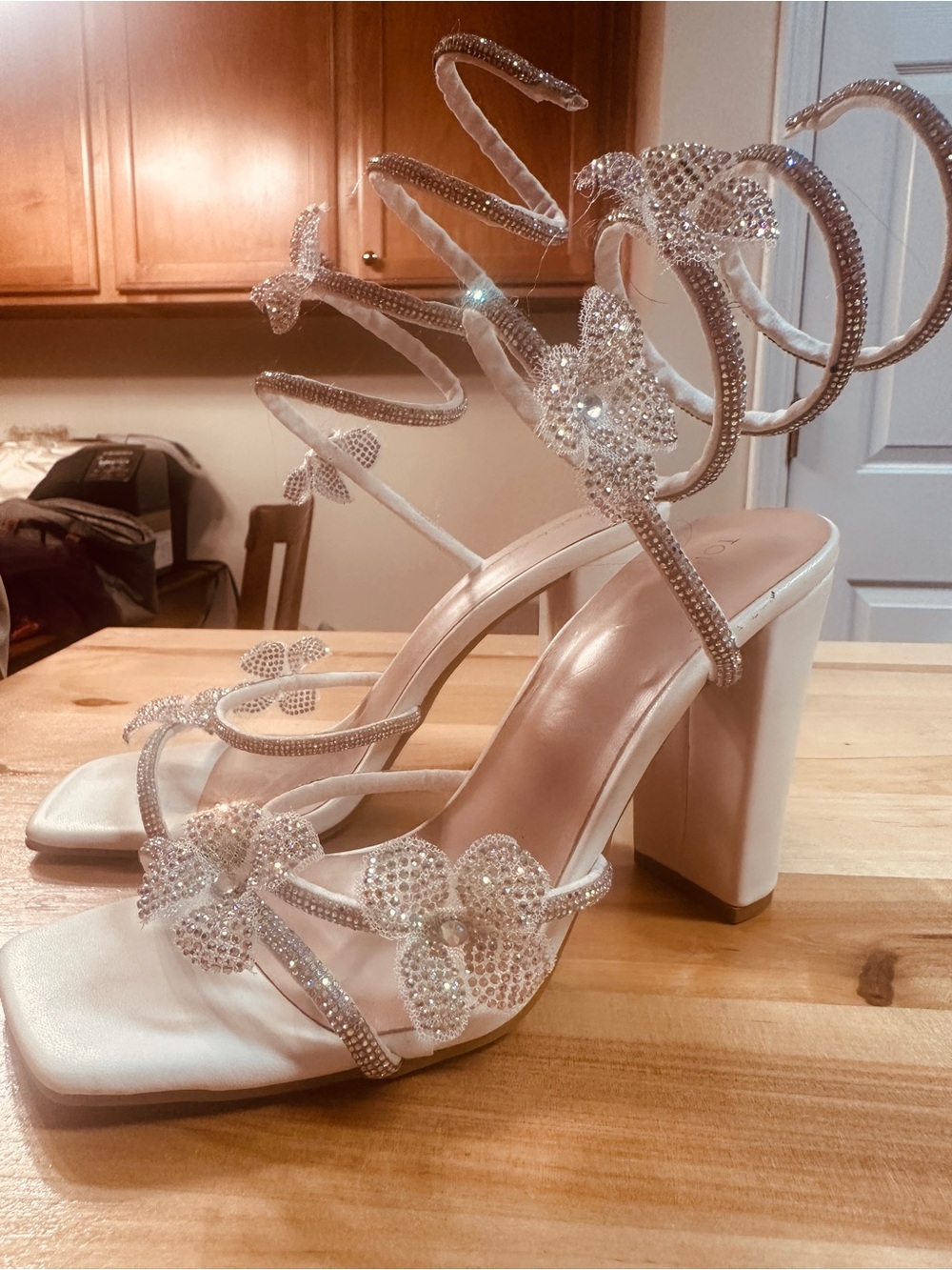 Crystal Flower Embellished White Block Heel Sandals by Top Moda size 9